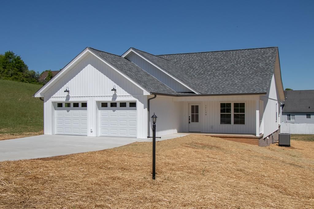 Photo of 17150 Sedona Drive, Abingdon, VA 24211 (MLS # 109831)