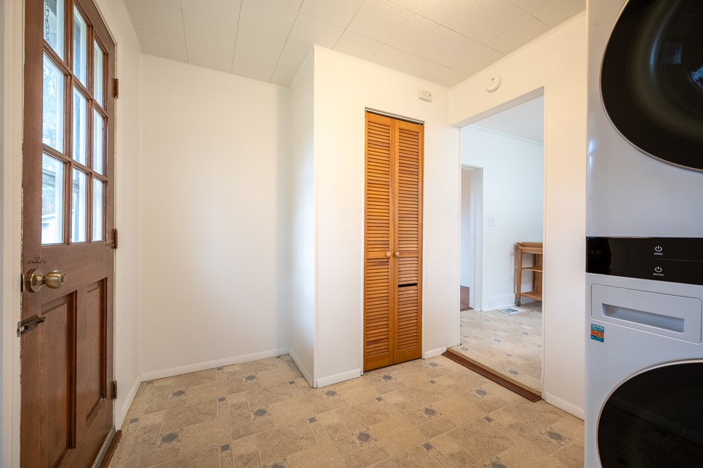 Radford, Virginia 24141, United States, 3 Bedrooms Bedrooms, ,1 BathroomBathrooms,Residential,Active,247887