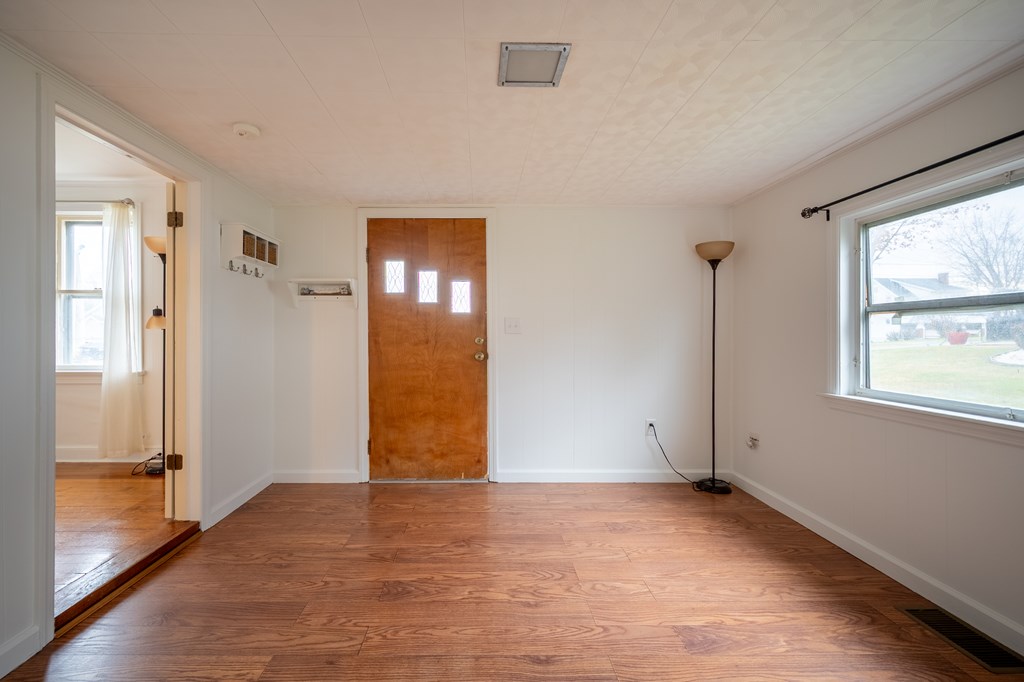 Radford, Virginia 24141, United States, 3 Bedrooms Bedrooms, ,1 BathroomBathrooms,Residential,Active,247887