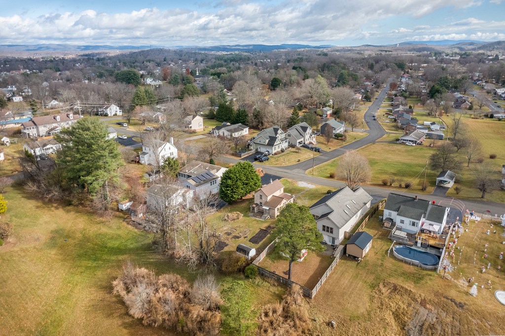 Radford, Virginia 24141, United States, 3 Bedrooms Bedrooms, ,1 BathroomBathrooms,Residential,Active,247887