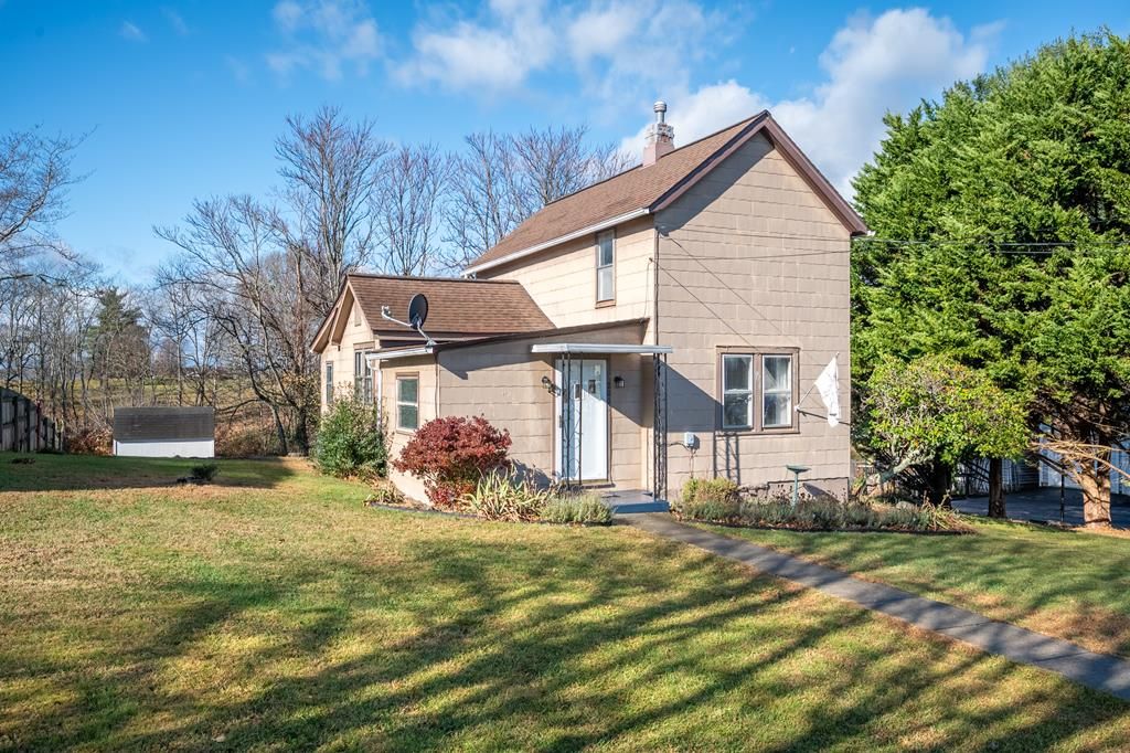 Photo of 2001 7th Street, Radford, VA 24141 (MLS # 104228)