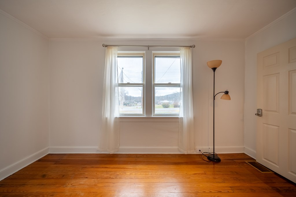 Radford, Virginia 24141, United States, 3 Bedrooms Bedrooms, ,1 BathroomBathrooms,Residential,Active,247887