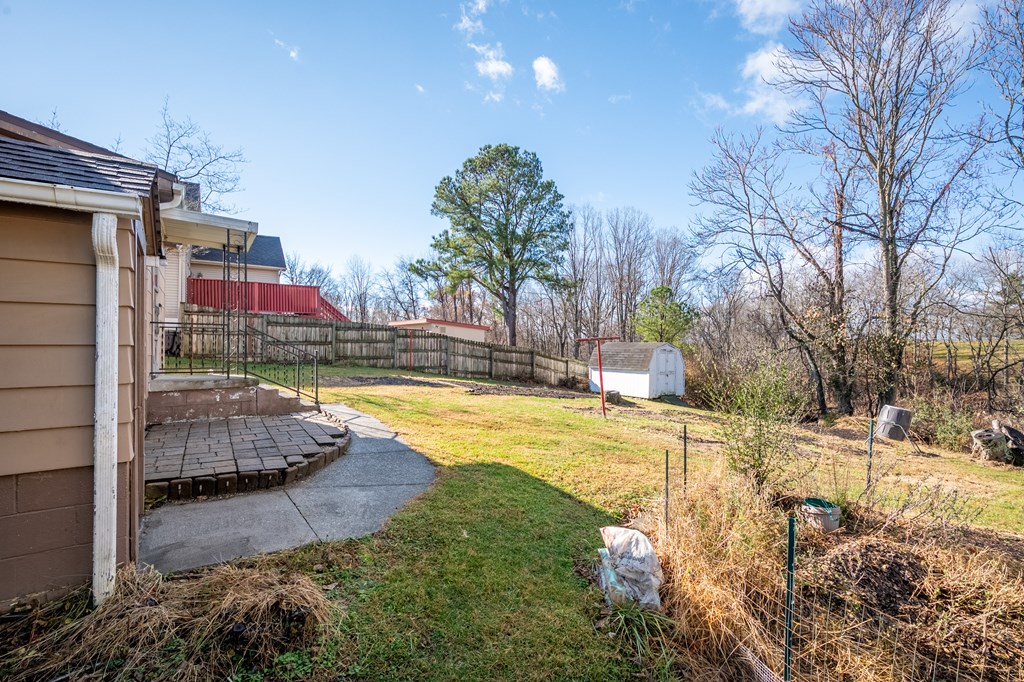 Radford, Virginia 24141, United States, 3 Bedrooms Bedrooms, ,1 BathroomBathrooms,Residential,Active,247887