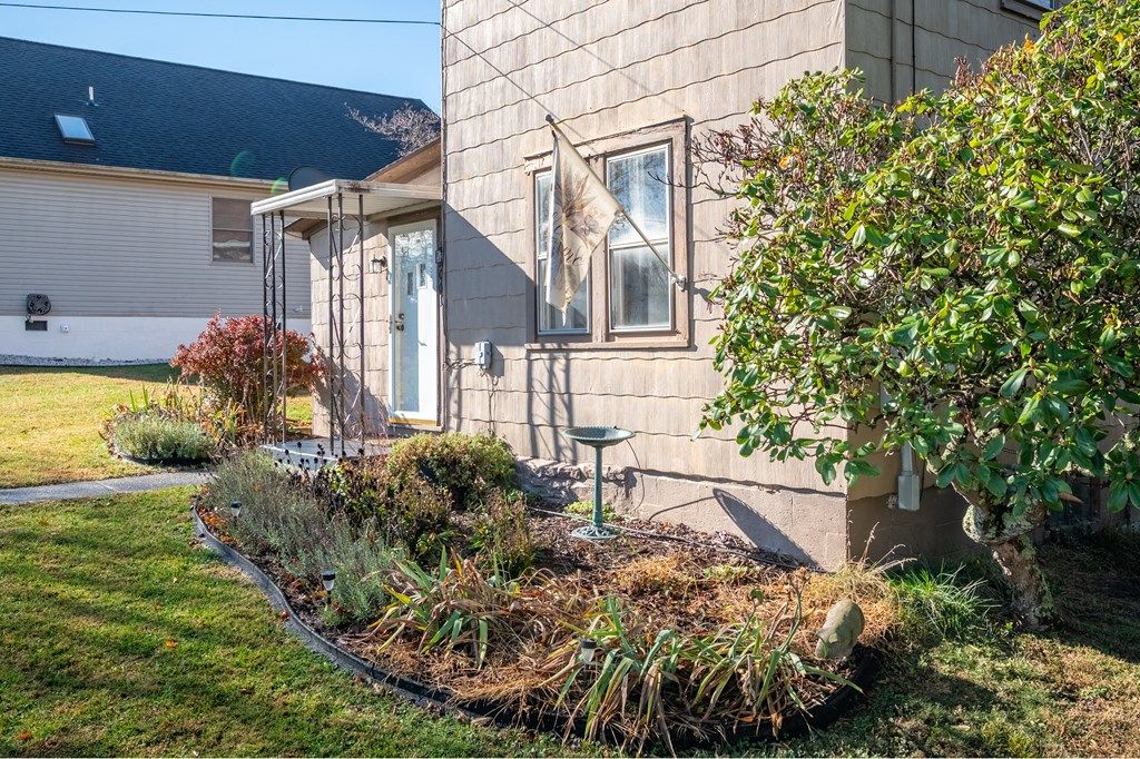 Photo of 2001 7th Street, Radford, VA 24141 (MLS # 104228)