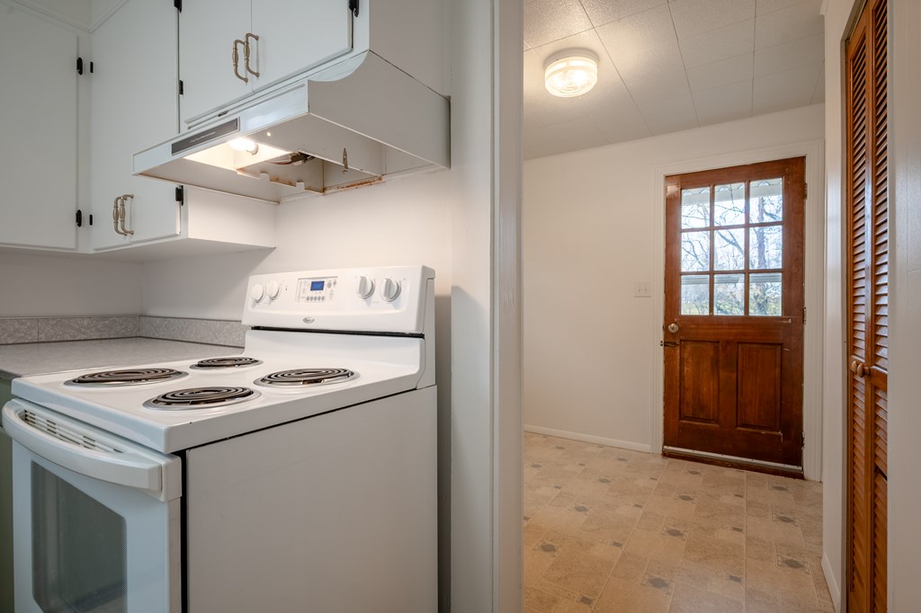 Radford, Virginia 24141, United States, 3 Bedrooms Bedrooms, ,1 BathroomBathrooms,Residential,Active,247887