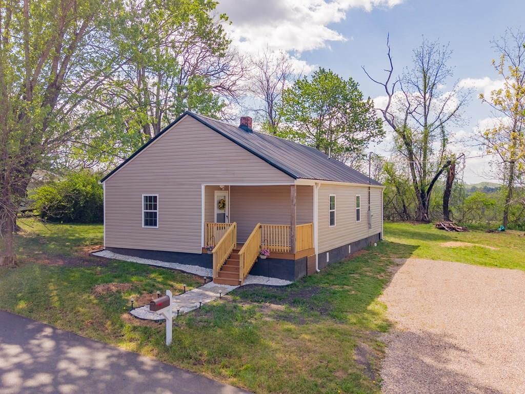 Photo of 107 Leonard Lane, Galax, VA 24333 (MLS # 109703)