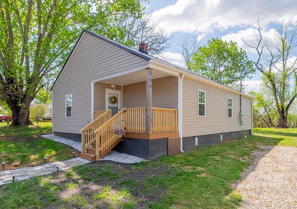 Photo of 107 Leonard Lane, Galax, VA 24333 (MLS # 109703)
