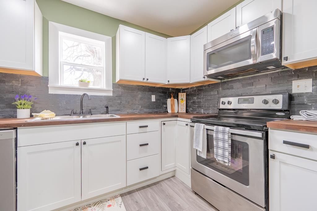 Photo of 107 Leonard Lane, Galax, VA 24333 (MLS # 109703)