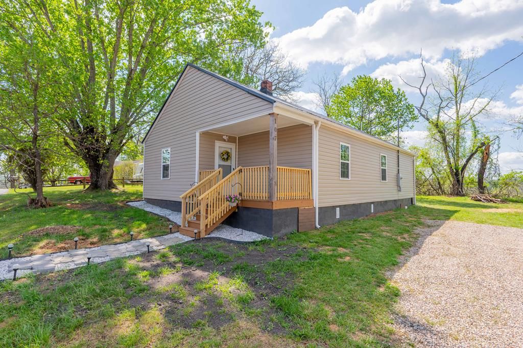 Photo of 107 Leonard Lane, Galax, VA 24333 (MLS # 109703)