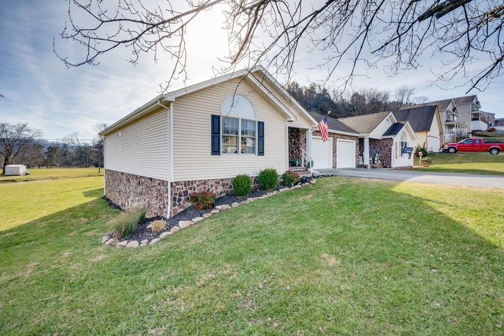 Photo of 20850 Meadowbrook Dr, Abingdon, VA 24211 (MLS # 104500)