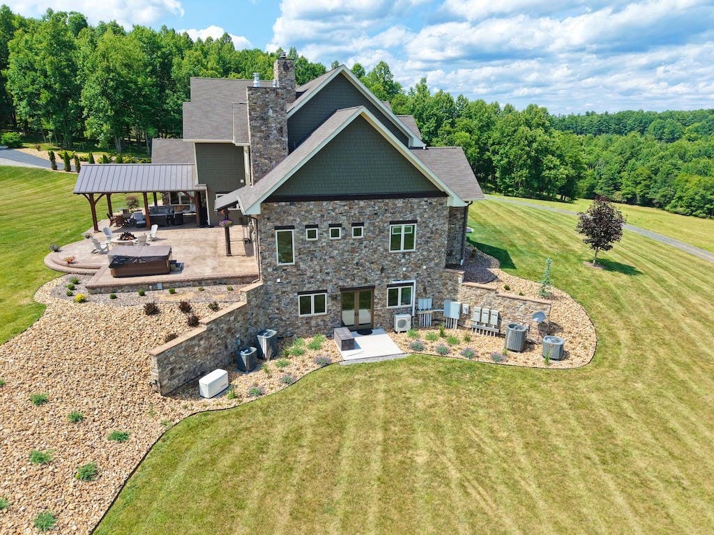 Photo of 934 Hummingbird Ln, Copper Hill, VA 24079 (MLS # 110896)