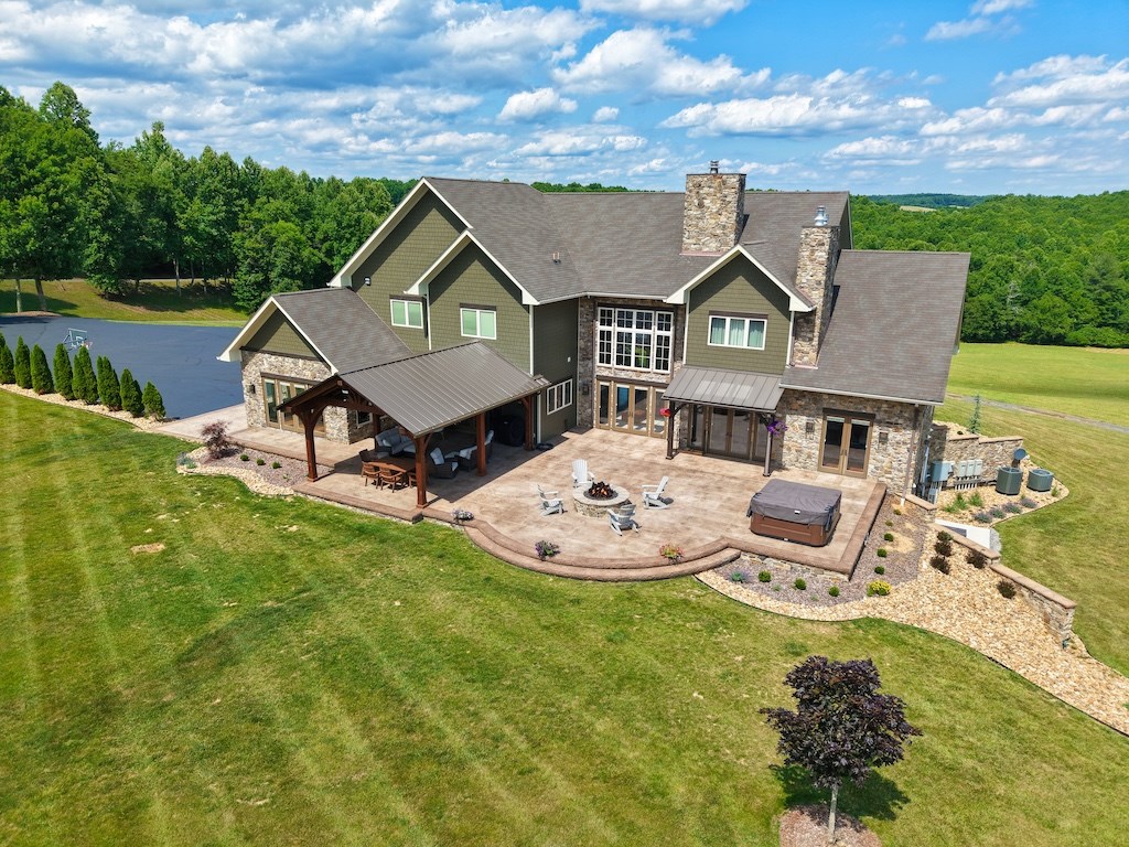 934 Hummingbird Ln
