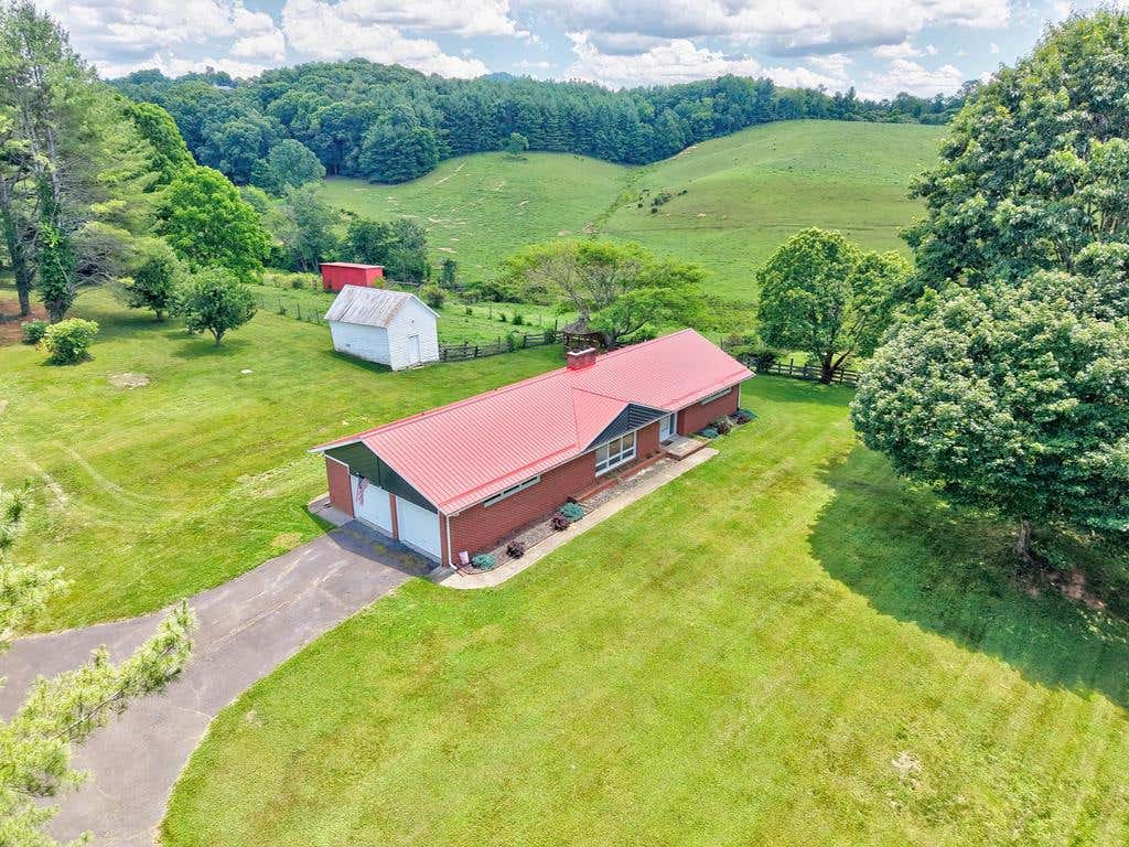Photo of 714 Justice Rd, Galax, VA 24333 (MLS # 110644)