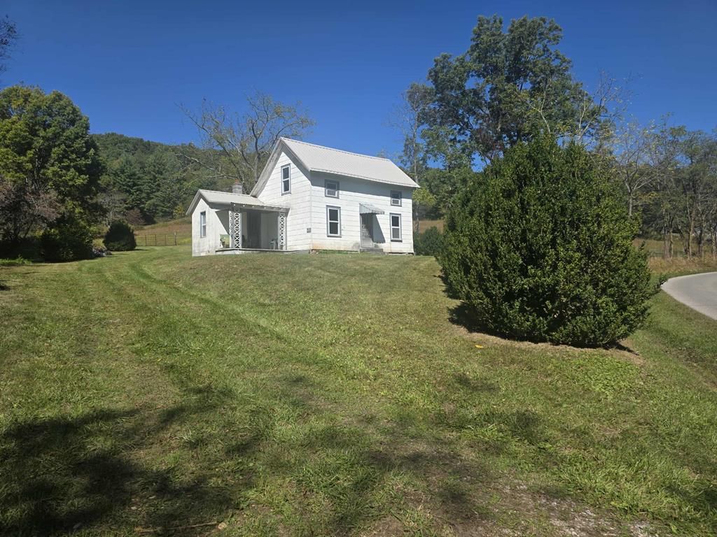 Photo of 2517 Cedar Springs Rd, Sugar Grove, VA 24375 (MLS # 103651)