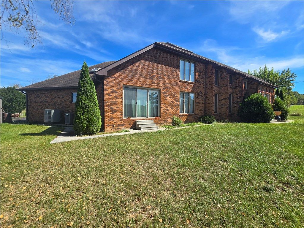 Photo of 1404 Radio Dr, Rural Retreat, VA 24368 (MLS # 103746)