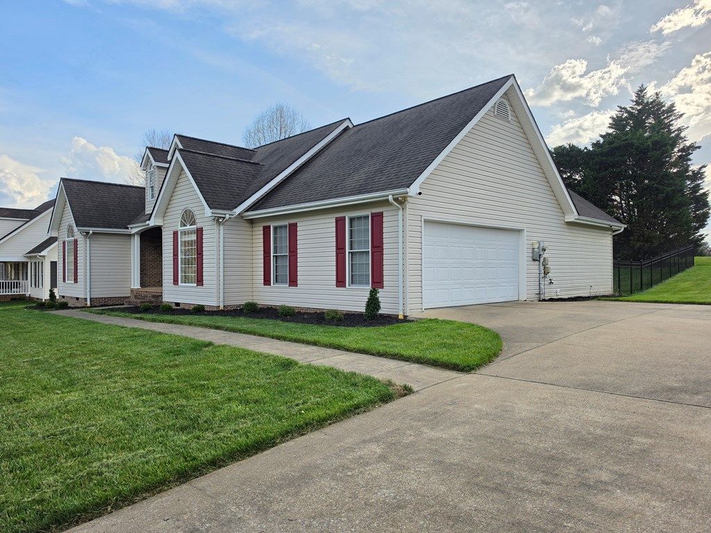 Photo of 212 Chatham Rd, Bristol, TN 37620 (MLS # 109454)