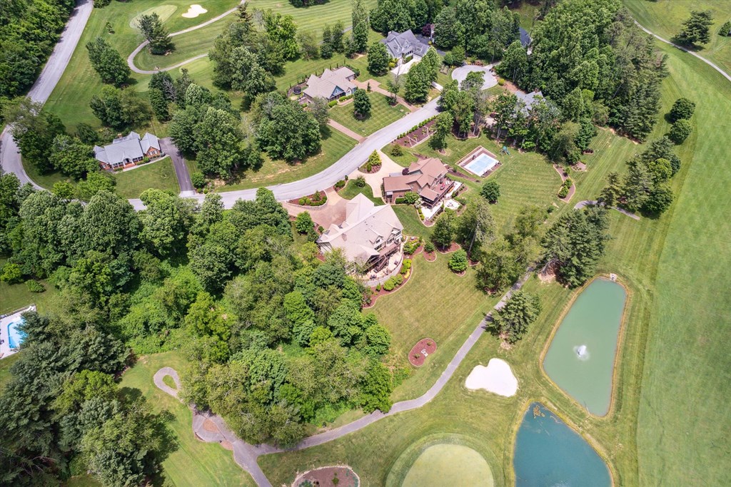 Abingdon, Virginia 24211, United States, 7 Bedrooms Bedrooms, ,7 BathroomsBathrooms,Residential,Active,109832