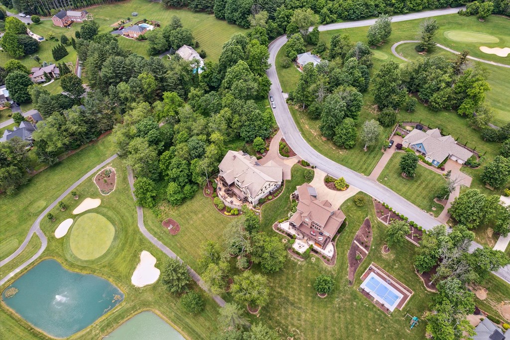 Abingdon, Virginia 24211, United States, 7 Bedrooms Bedrooms, ,7 BathroomsBathrooms,Residential,Active,109832