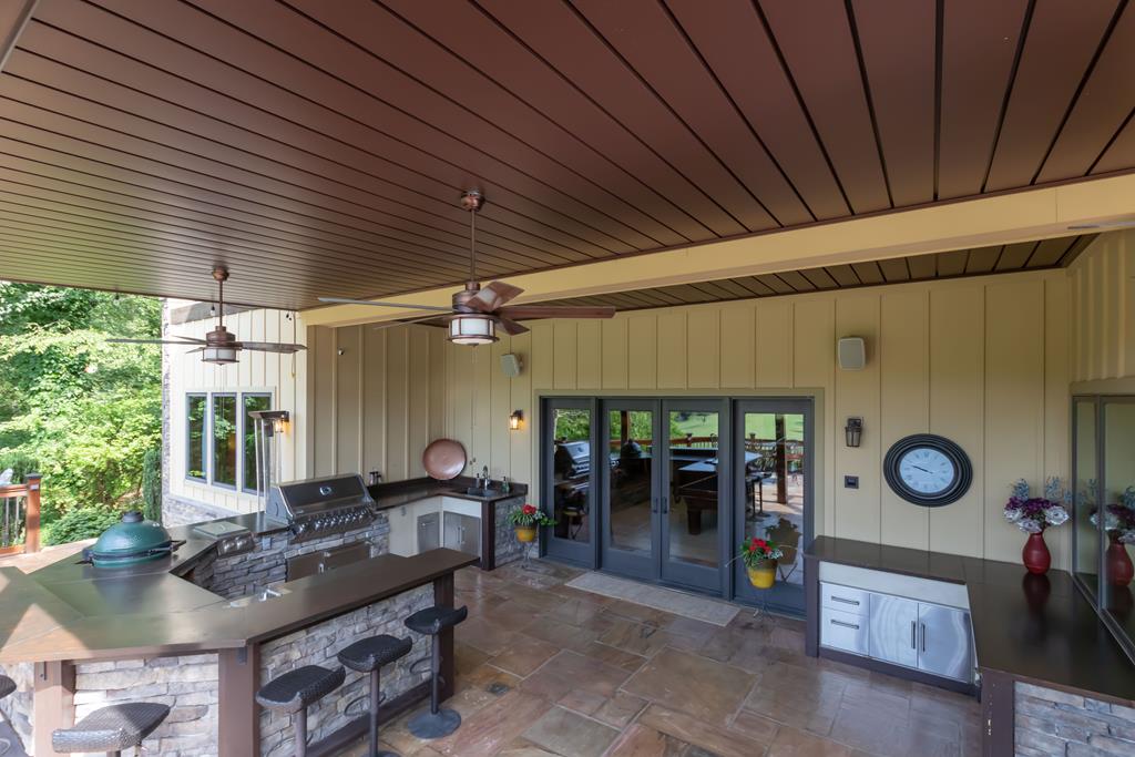 Abingdon, Virginia 24211, United States, 7 Bedrooms Bedrooms, ,7 BathroomsBathrooms,Residential,Active,109832