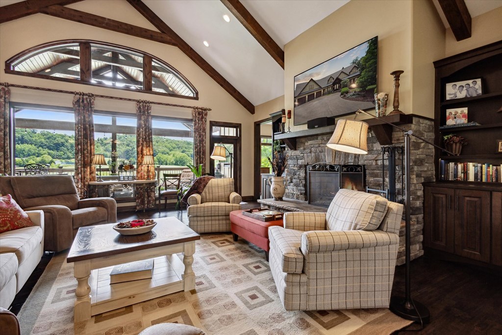 Abingdon, Virginia 24211, United States, 7 Bedrooms Bedrooms, ,7 BathroomsBathrooms,Residential,Active,109832