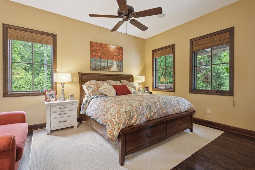 Abingdon, Virginia 24211, United States, 7 Bedrooms Bedrooms, ,7 BathroomsBathrooms,Residential,Active,109832