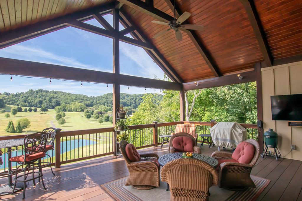 Abingdon, Virginia 24211, United States, 7 Bedrooms Bedrooms, ,7 BathroomsBathrooms,Residential,Active,109832