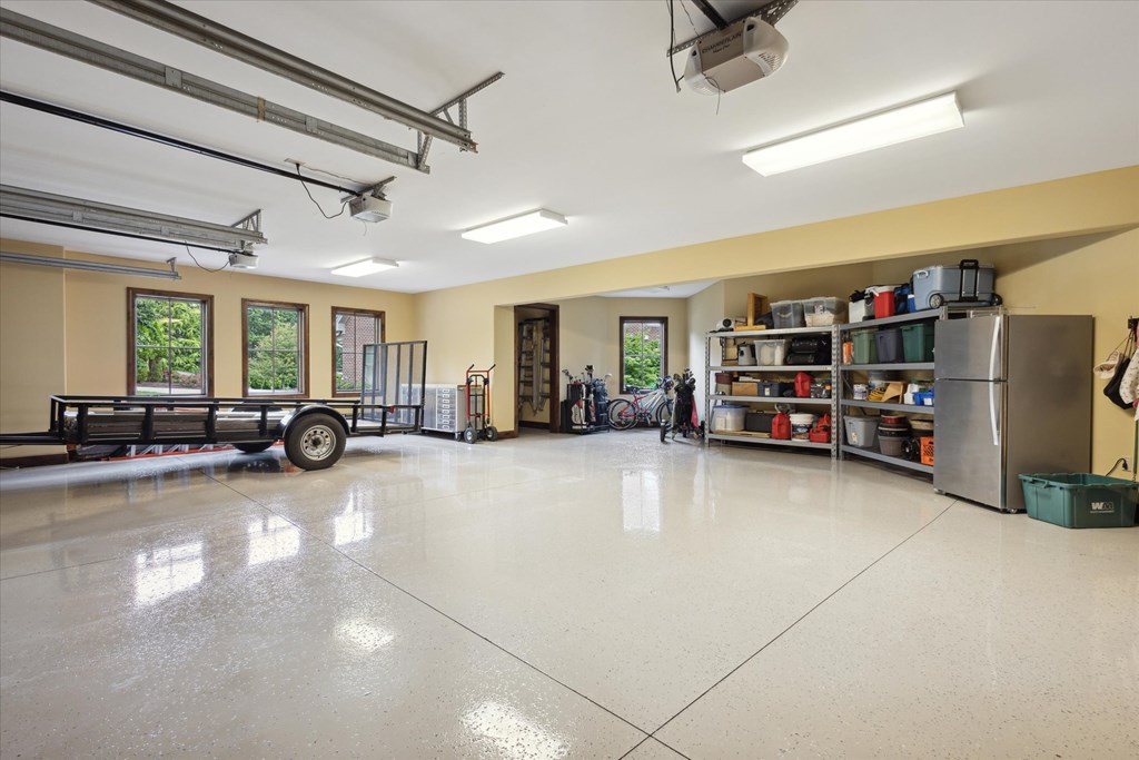 Abingdon, Virginia 24211, United States, 7 Bedrooms Bedrooms, ,7 BathroomsBathrooms,Residential,Active,109832