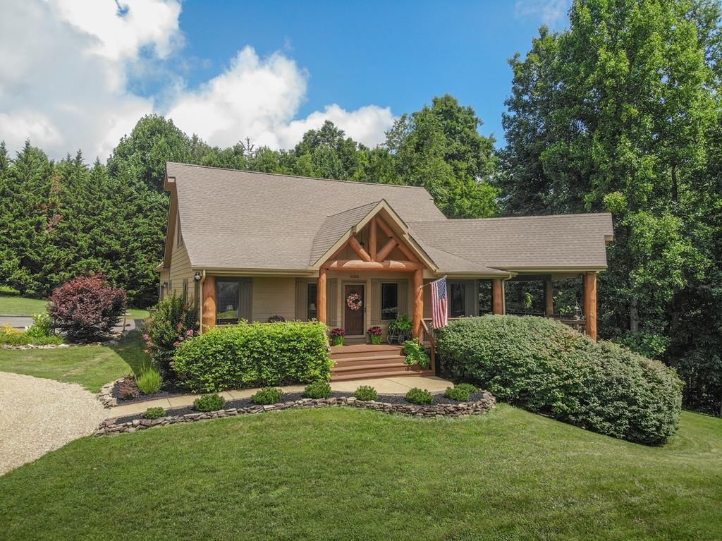 Photo of 16301 Highlands Log Drive, Abingdon, VA 24210 (MLS # 110978)