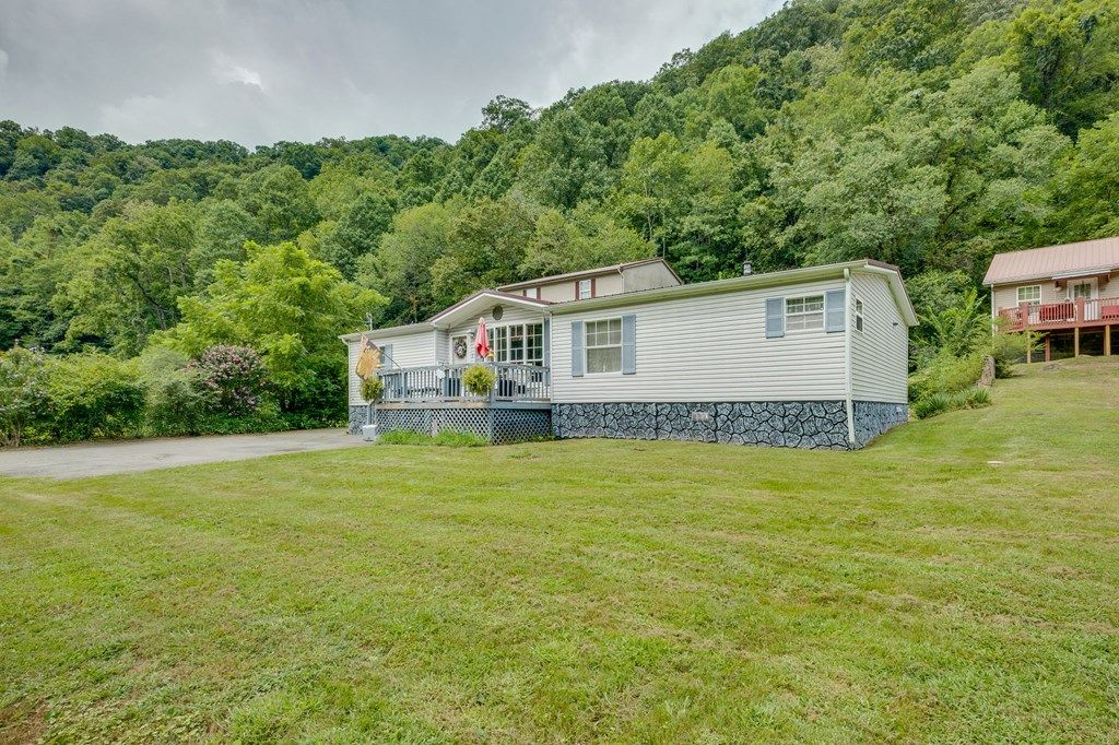 Photo of 2497 Slate Creek Rd, Grundy, VA 24614 (MLS # 104543)