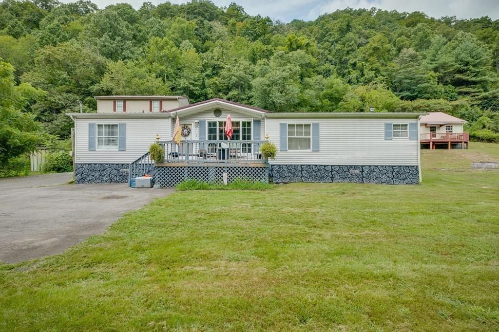 Photo of 2497 Slate Creek Rd, Grundy, VA 24614 (MLS # 104543)