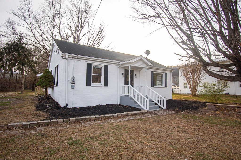 Photo of 5291 Lafayette Road, Elliston, VA 24087 (MLS # 104464)