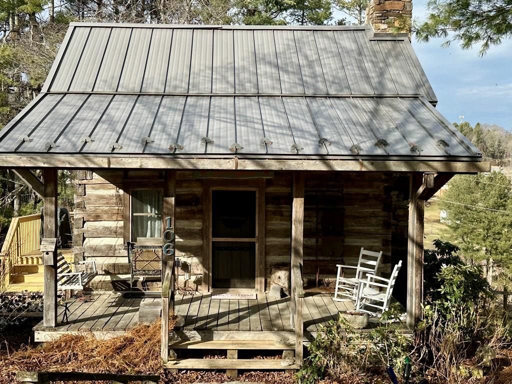 Photo of 106 Williams St, Galax, VA 24333 (MLS # 104592)