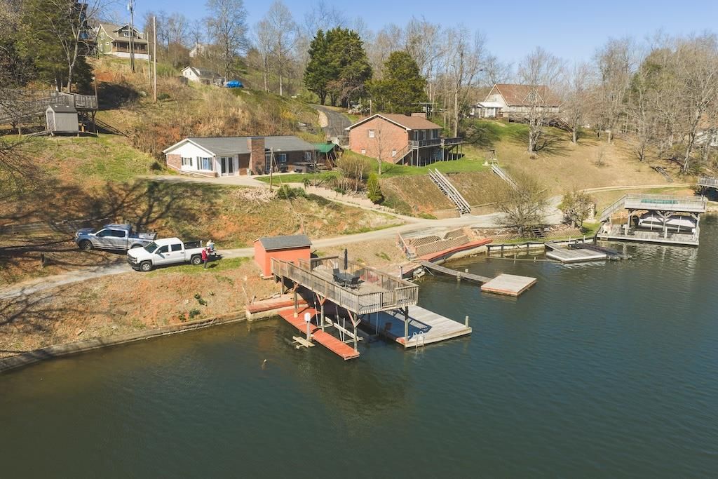 Photo of 6321 W H Smith Dr, Dublin, VA 24084 (MLS # 109431)