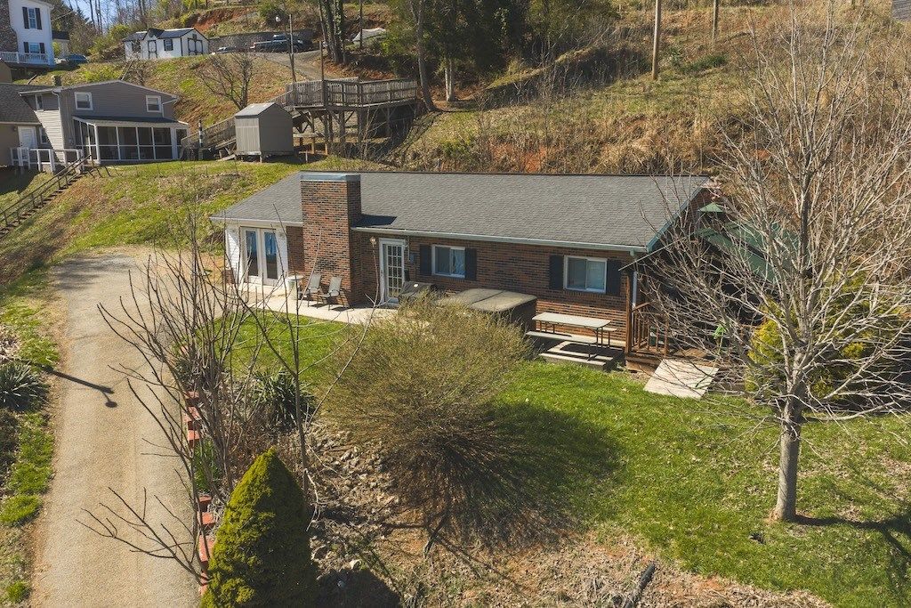 Photo of 6321 W H Smith Dr, Dublin, VA 24084 (MLS # 109431)