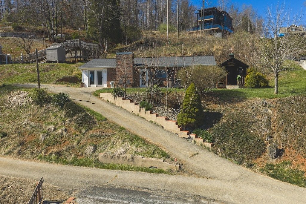 Photo of 6321 W H Smith Dr, Dublin, VA 24084 (MLS # 109431)