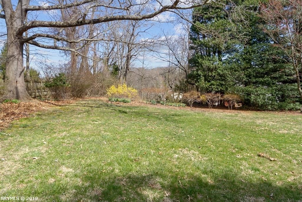 Photo of 207 Ardmore St, Blacksburg, VA 24060 (MLS # 103694)