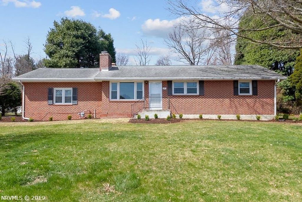 Photo of 207 Ardmore St, Blacksburg, VA 24060 (MLS # 103694)