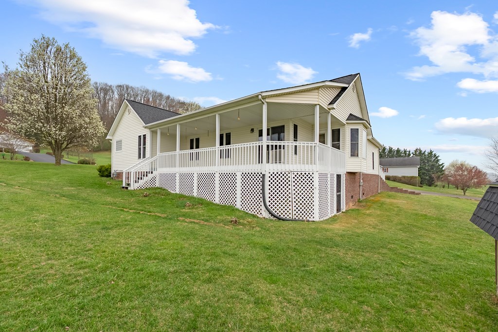 Wytheville, Virginia 24382, United States, 3 Bedrooms Bedrooms, ,2 BathroomsBathrooms,Residential,Active,103808