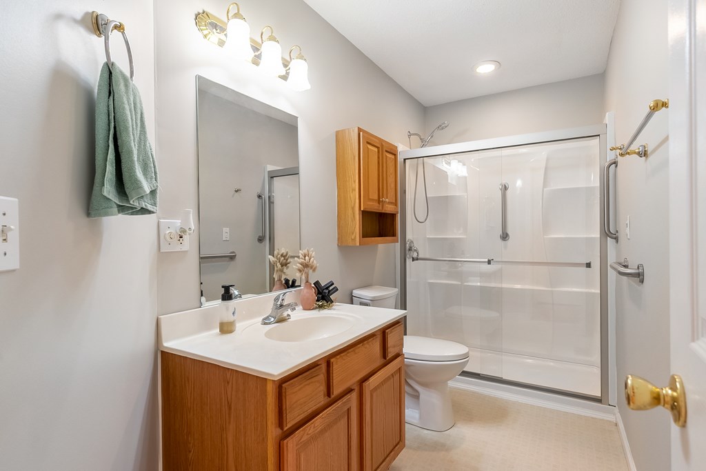 Wytheville, Virginia 24382, United States, 3 Bedrooms Bedrooms, ,2 BathroomsBathrooms,Residential,Active,103808