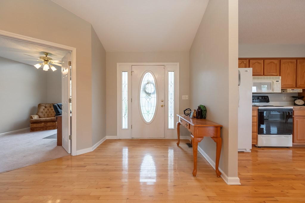 Wytheville, Virginia 24382, United States, 3 Bedrooms Bedrooms, ,2 BathroomsBathrooms,Residential,Active,103808