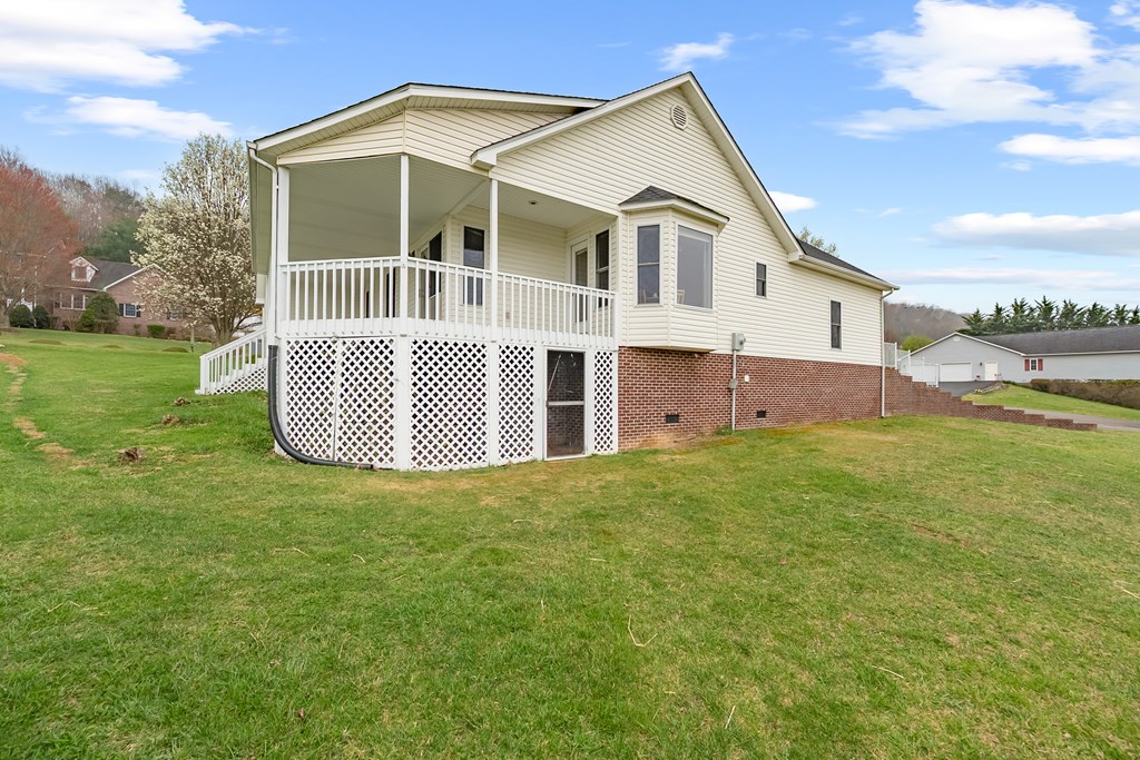 Wytheville, Virginia 24382, United States, 3 Bedrooms Bedrooms, ,2 BathroomsBathrooms,Residential,Active,103808