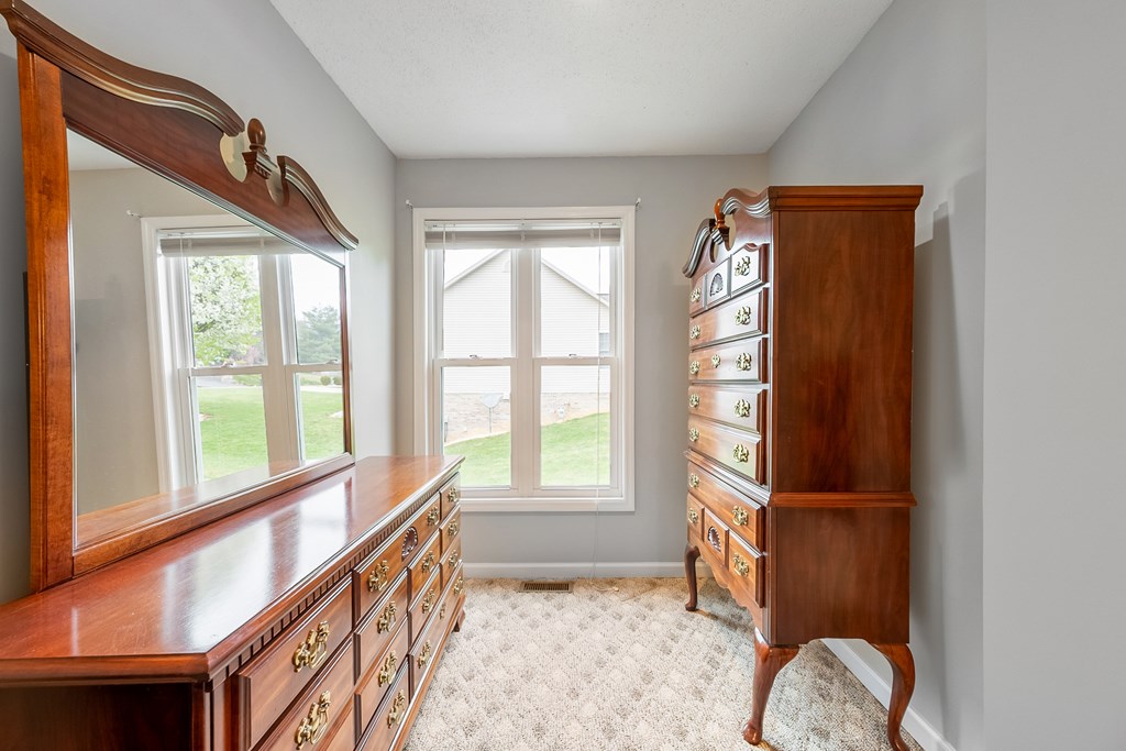 Wytheville, Virginia 24382, United States, 3 Bedrooms Bedrooms, ,2 BathroomsBathrooms,Residential,Active,103808