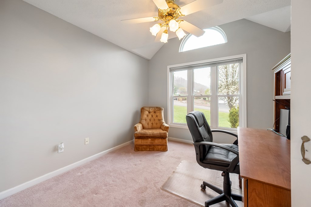 Wytheville, Virginia 24382, United States, 3 Bedrooms Bedrooms, ,2 BathroomsBathrooms,Residential,Active,103808