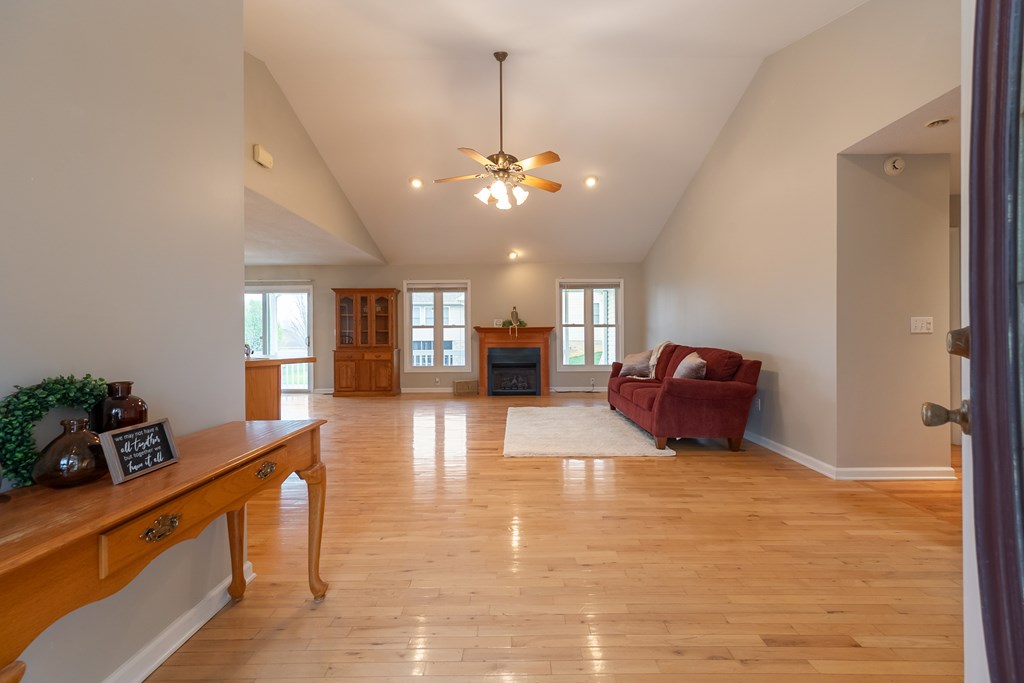 Wytheville, Virginia 24382, United States, 3 Bedrooms Bedrooms, ,2 BathroomsBathrooms,Residential,Active,103808