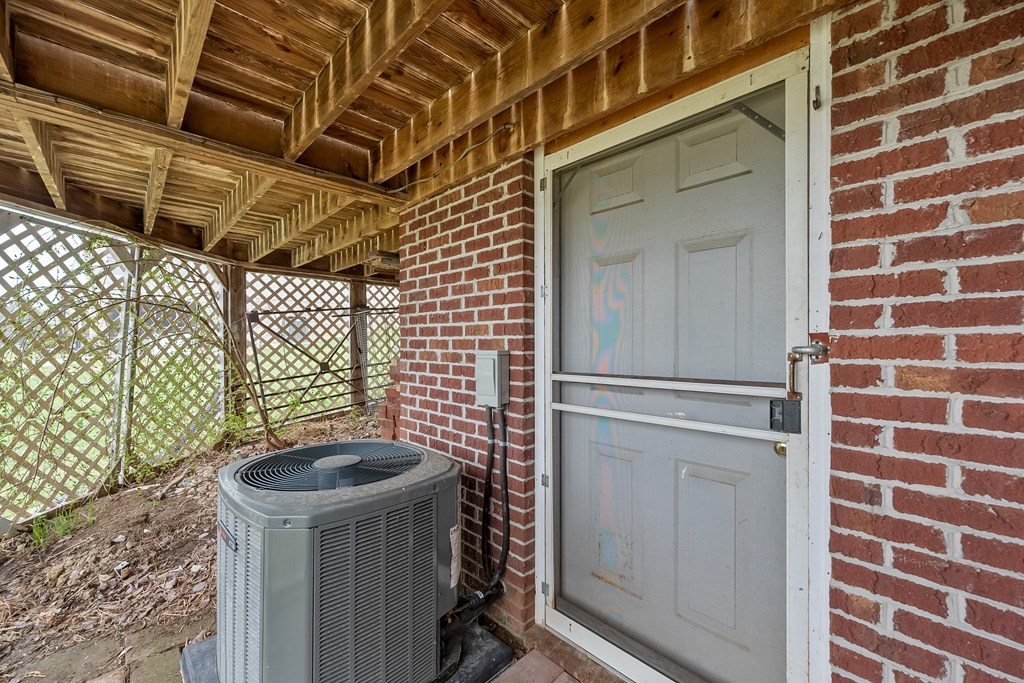 Wytheville, Virginia 24382, United States, 3 Bedrooms Bedrooms, ,2 BathroomsBathrooms,Residential,Active,103808