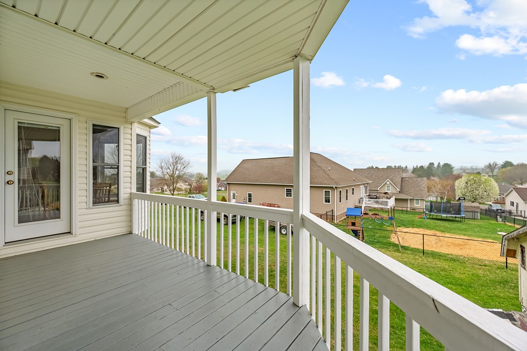 Wytheville, Virginia 24382, United States, 3 Bedrooms Bedrooms, ,2 BathroomsBathrooms,Residential,Active,103808