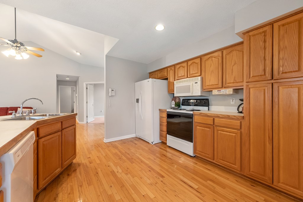 Wytheville, Virginia 24382, United States, 3 Bedrooms Bedrooms, ,2 BathroomsBathrooms,Residential,Active,103808