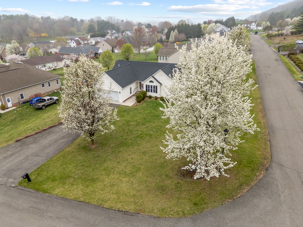 Wytheville, Virginia 24382, United States, 3 Bedrooms Bedrooms, ,2 BathroomsBathrooms,Residential,Active,103808