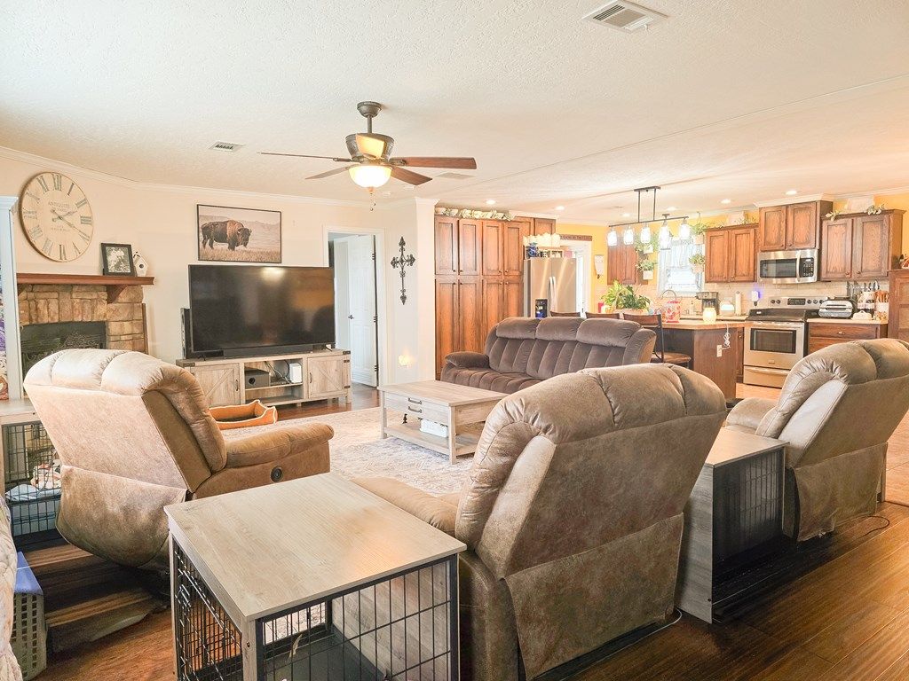 Photo of 18039 Kenwarn Lane, Abingdon, VA 24210 (MLS # 104015)