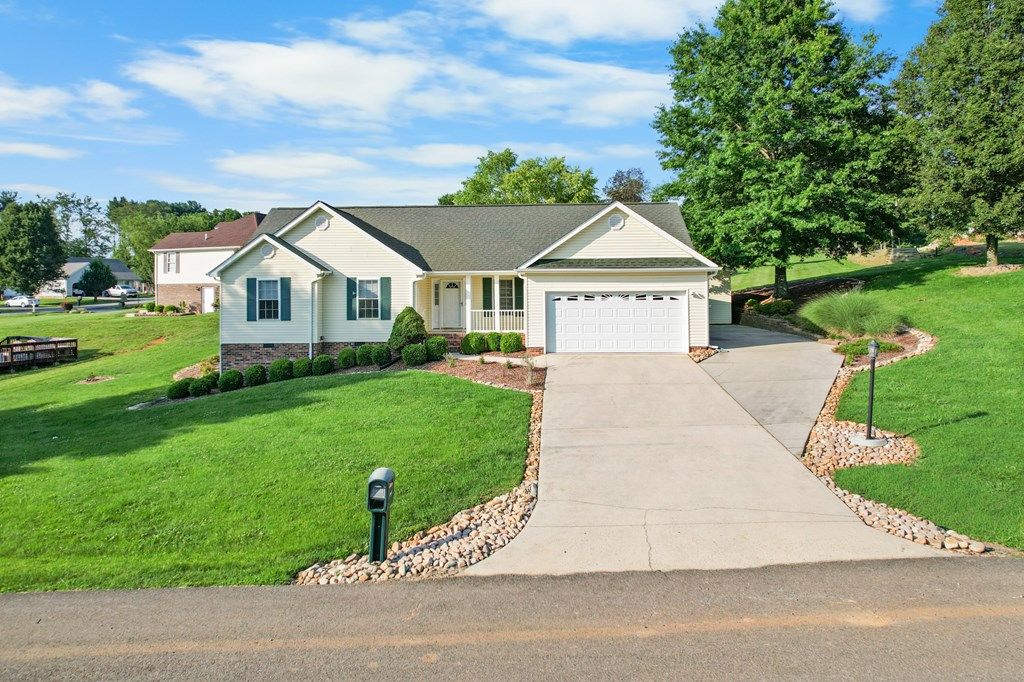Photo of 24171 Quintana Street, Bristol, VA 24202 (MLS # 110902)